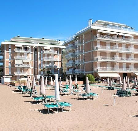 Puerto Del Sol Fronte Mare Apartment Lido di Jesolo Bagian luar foto