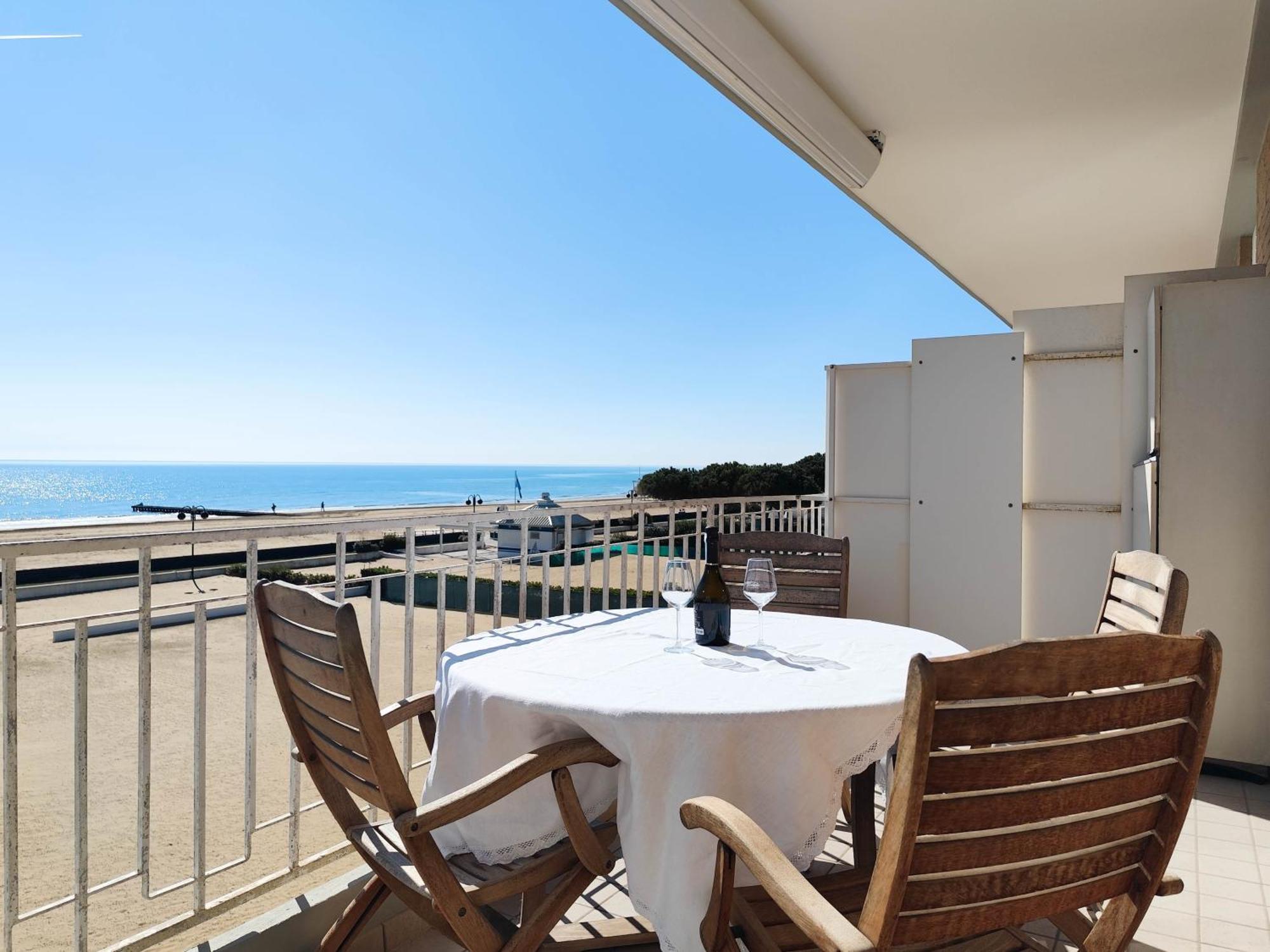 Puerto Del Sol Fronte Mare Apartment Lido di Jesolo Bagian luar foto