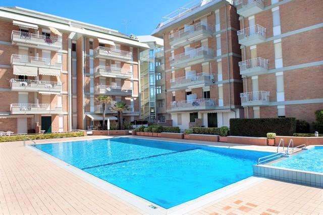 Puerto Del Sol Fronte Mare Apartment Lido di Jesolo Bagian luar foto